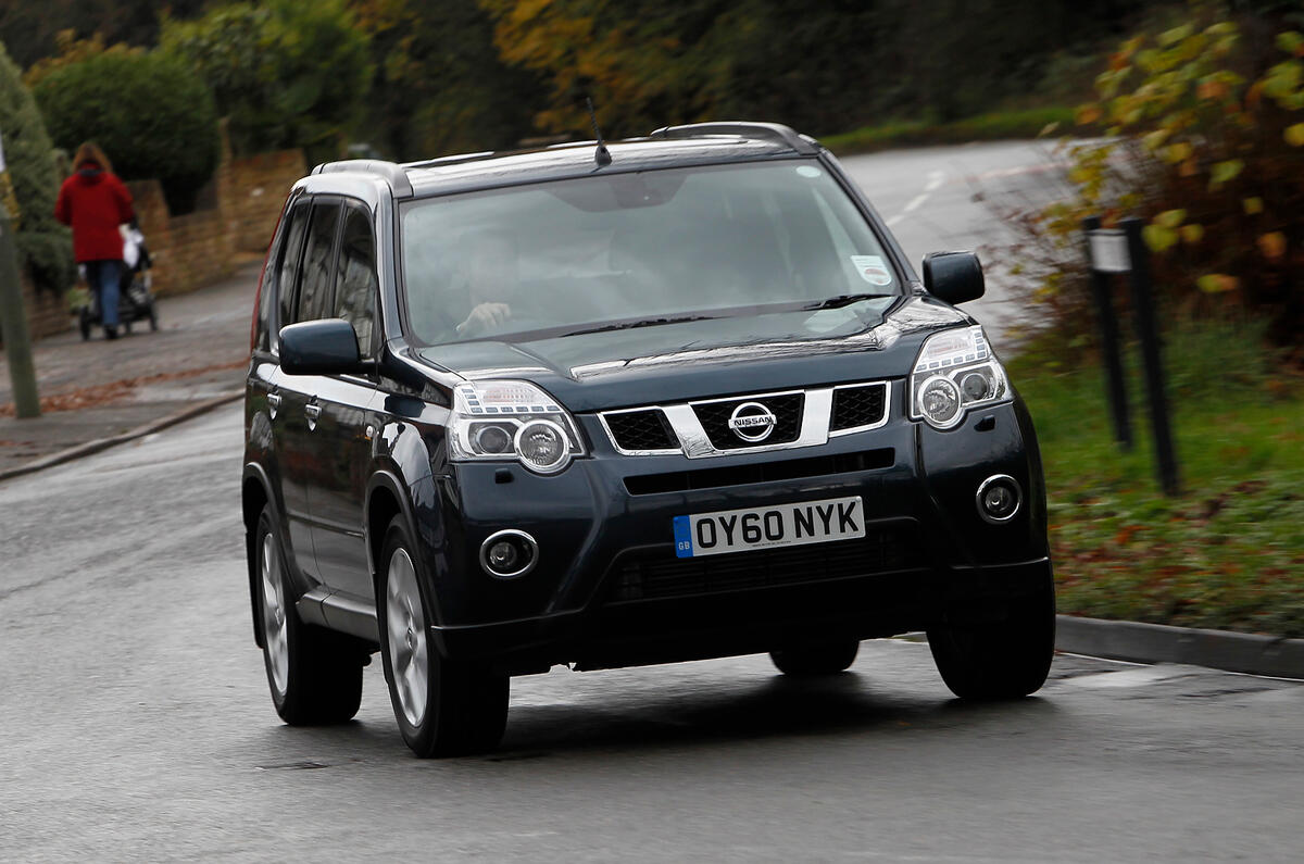 Nissan X-Trail cornering