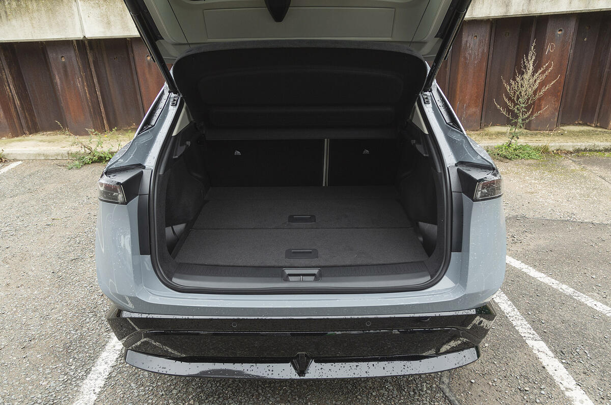 Nissan Ariya boot