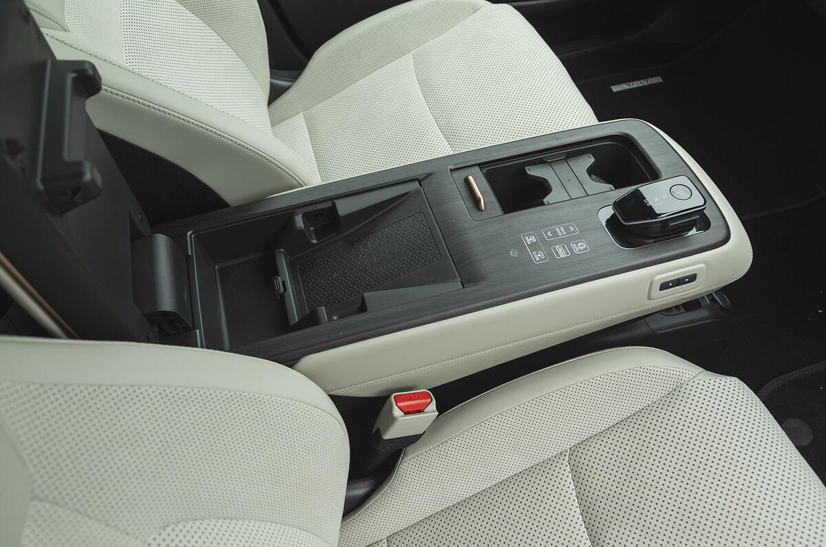 Nissan Ariya centreconsole2
