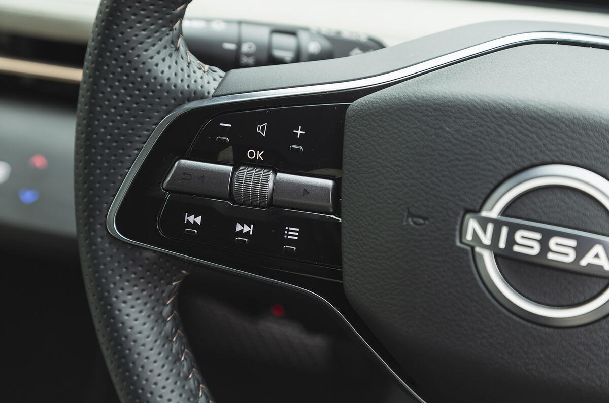 Nissan Ariya spoke controls
