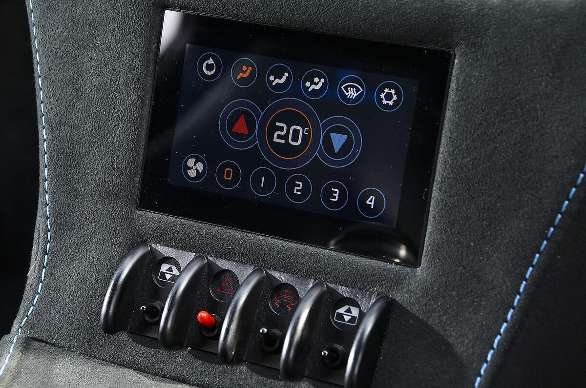 noble m500 09 hud noble m500 09 hud
