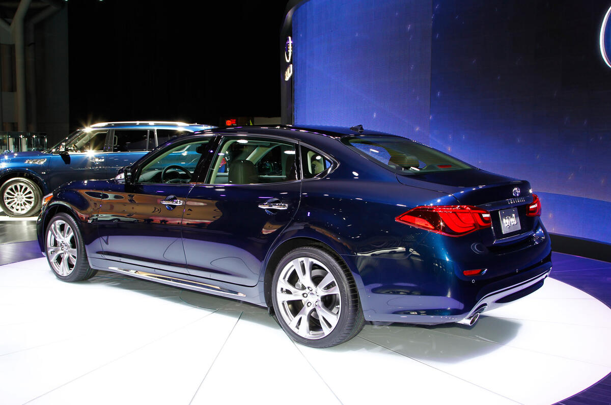 Revised Infiniti Q70 shown in New York