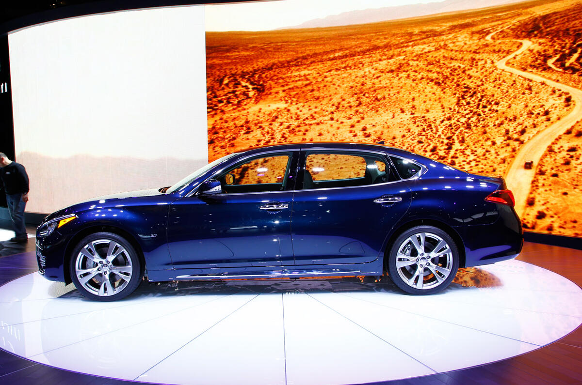 Revised Infiniti Q70 shown in New York