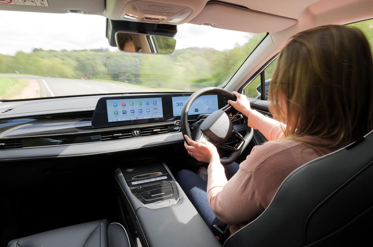 omoda 5 ev review 2024 04 driving