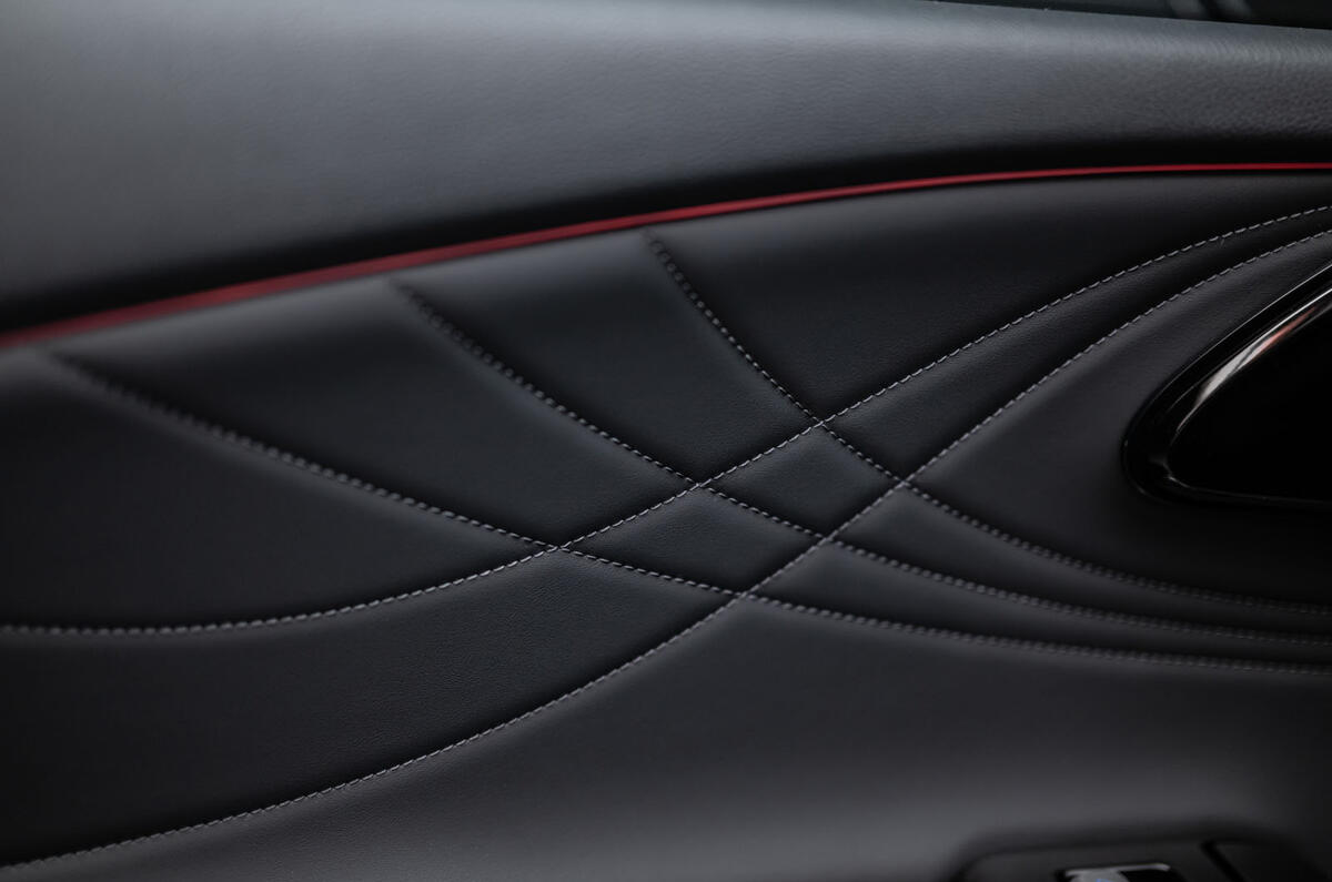 Omoda 9 2025 Review détail porte 0024