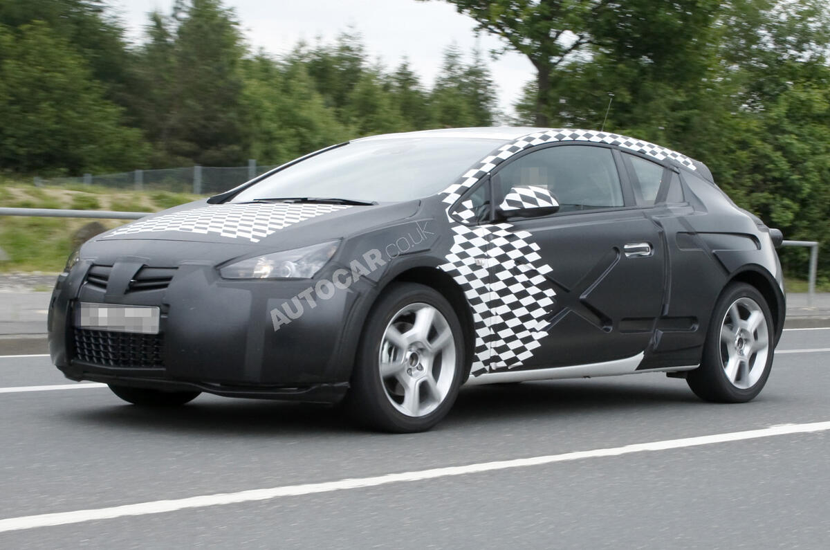 Vauxhall Astra coupe: new pics