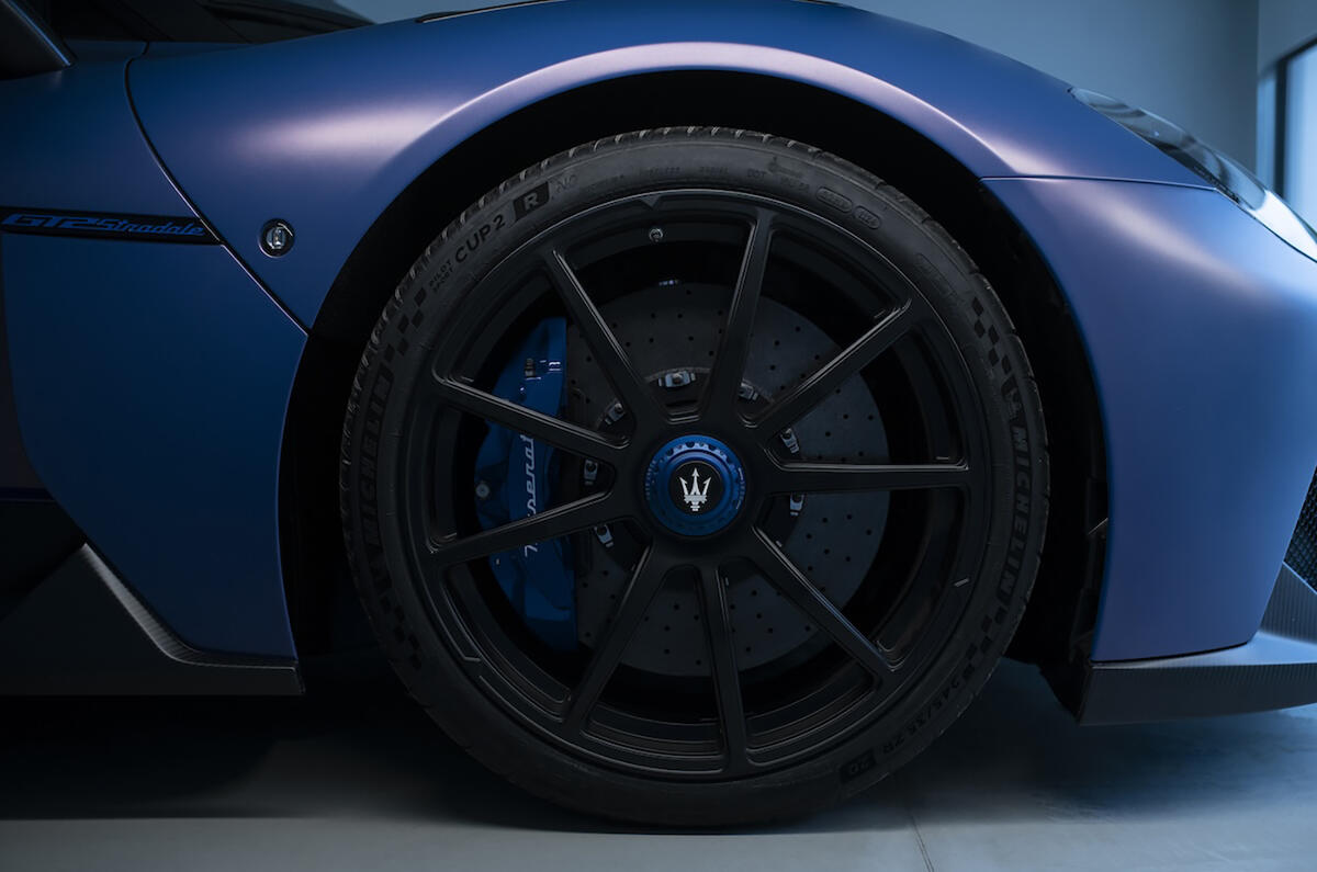 Original 24488 maserati gt2 stradale 41