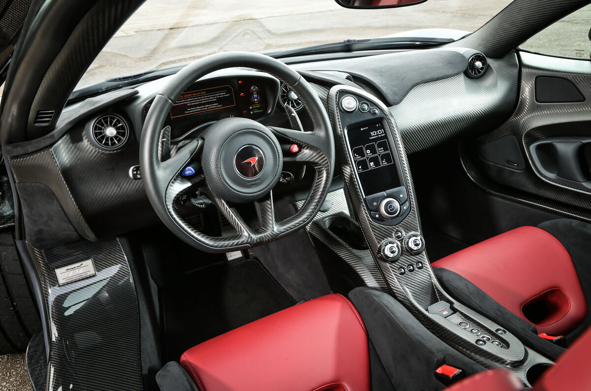 Comparison: Porsche 918 Spyder versus McLaren P1