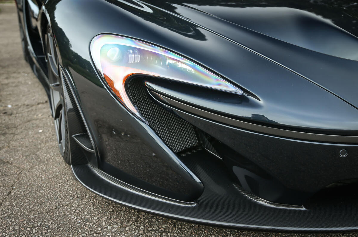 Comparison: Porsche 918 Spyder versus McLaren P1