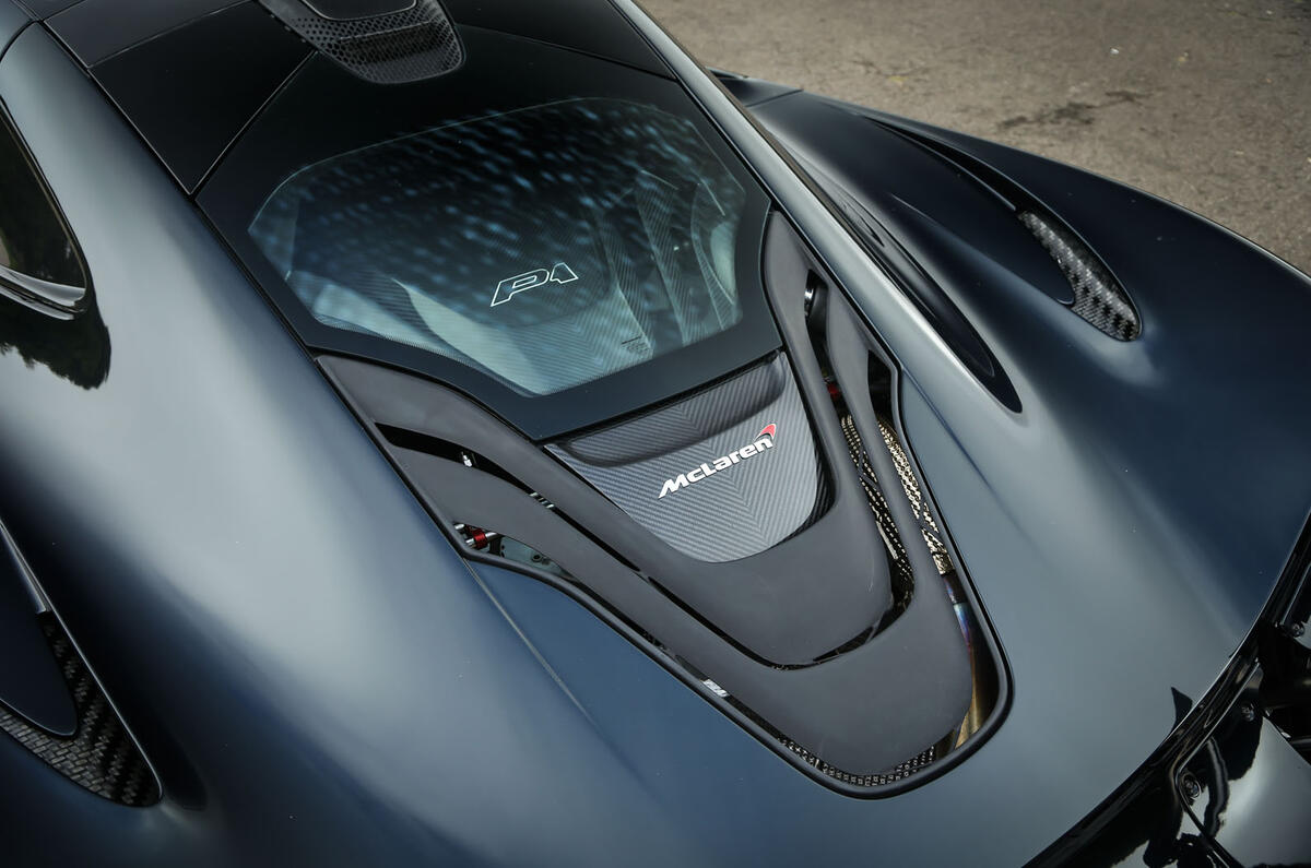 Comparison: Porsche 918 Spyder versus McLaren P1