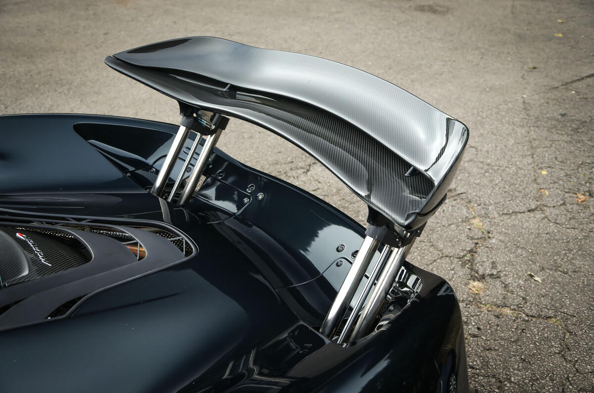 Comparison: Porsche 918 Spyder versus McLaren P1