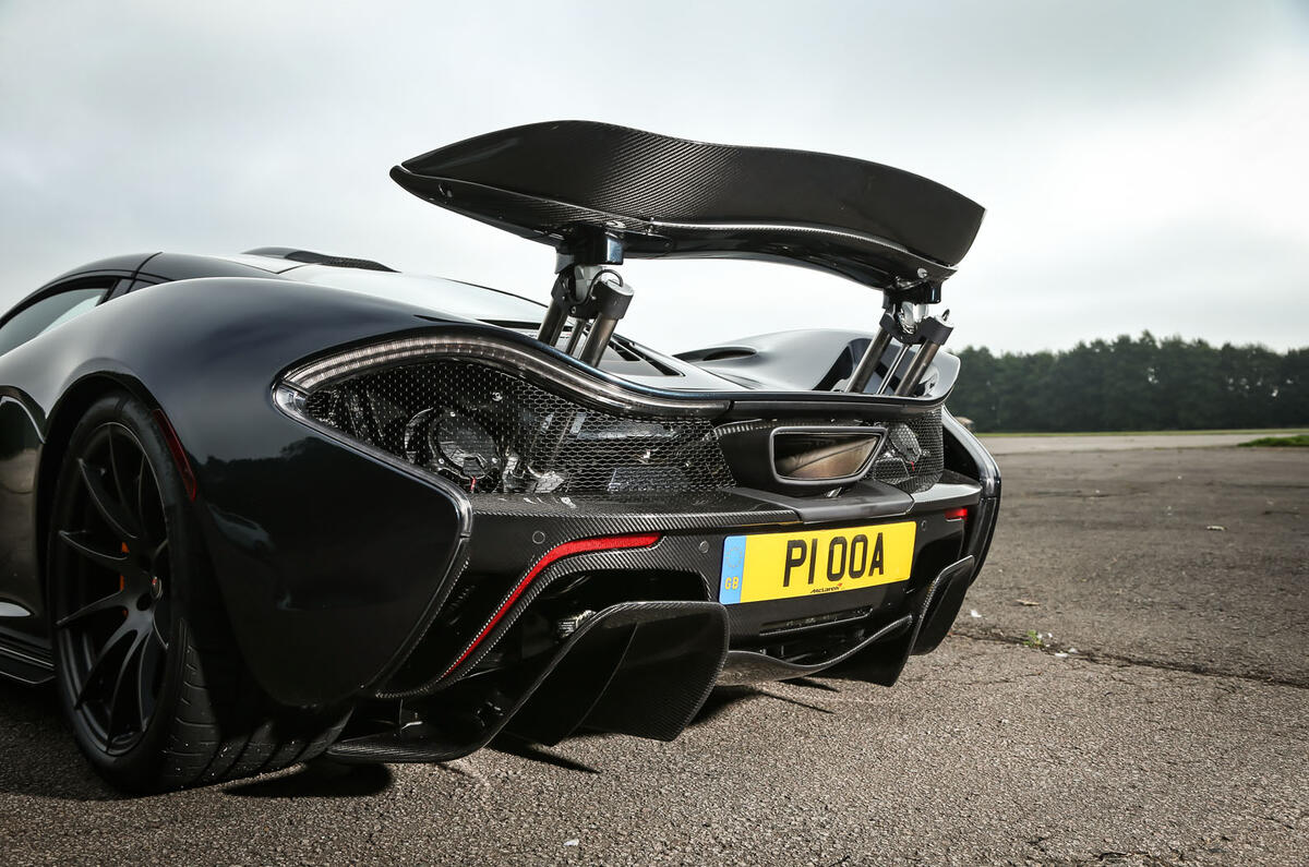 Comparison: Porsche 918 Spyder versus McLaren P1