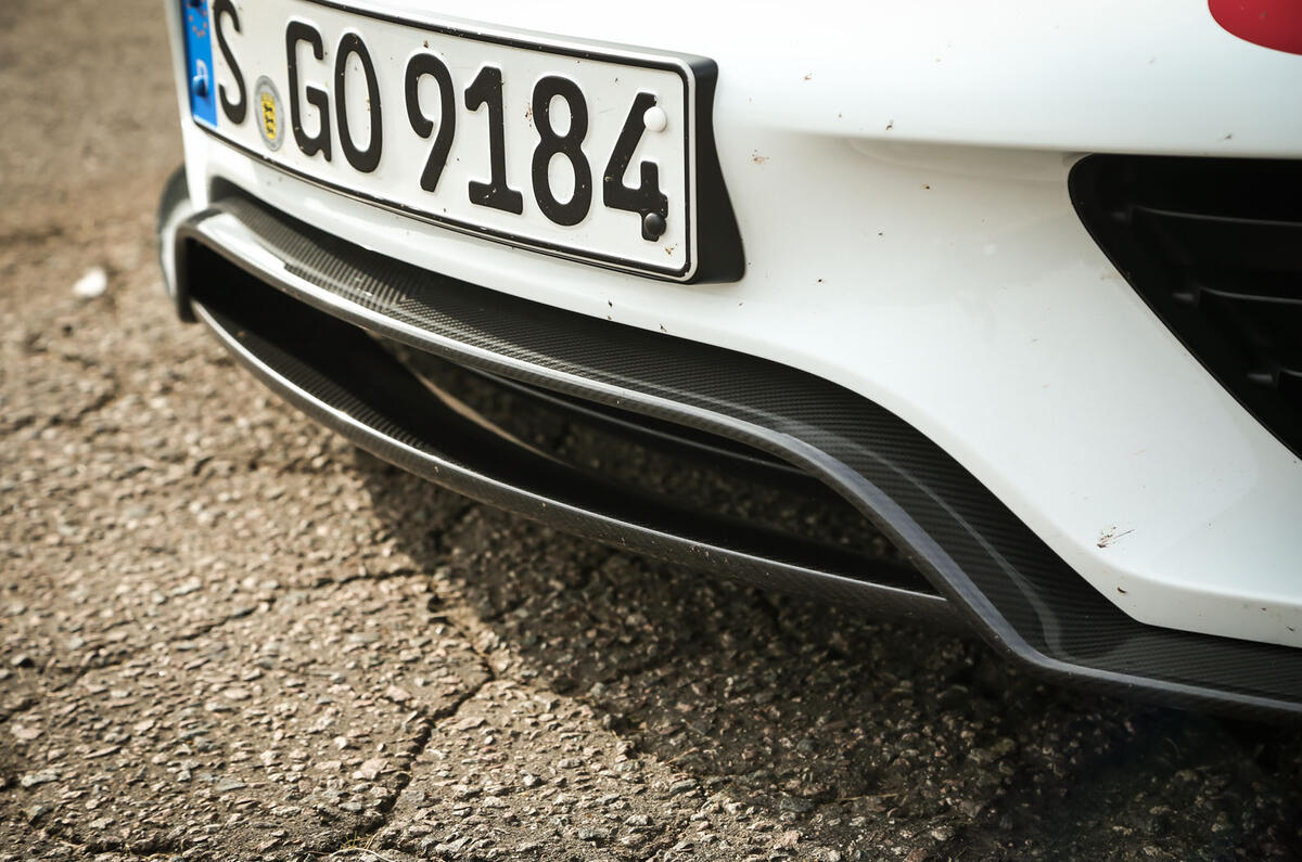 Comparison: Porsche 918 Spyder versus McLaren P1