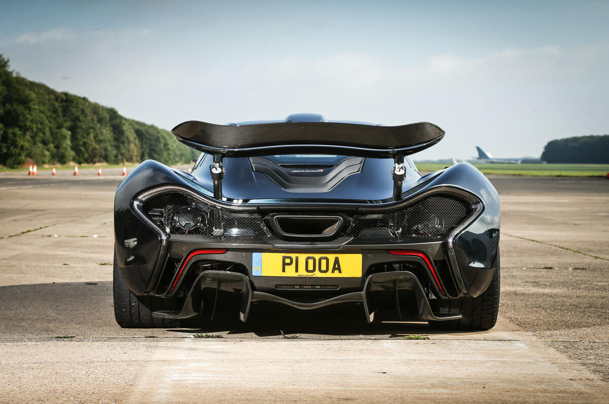 Comparison: Porsche 918 Spyder versus McLaren P1