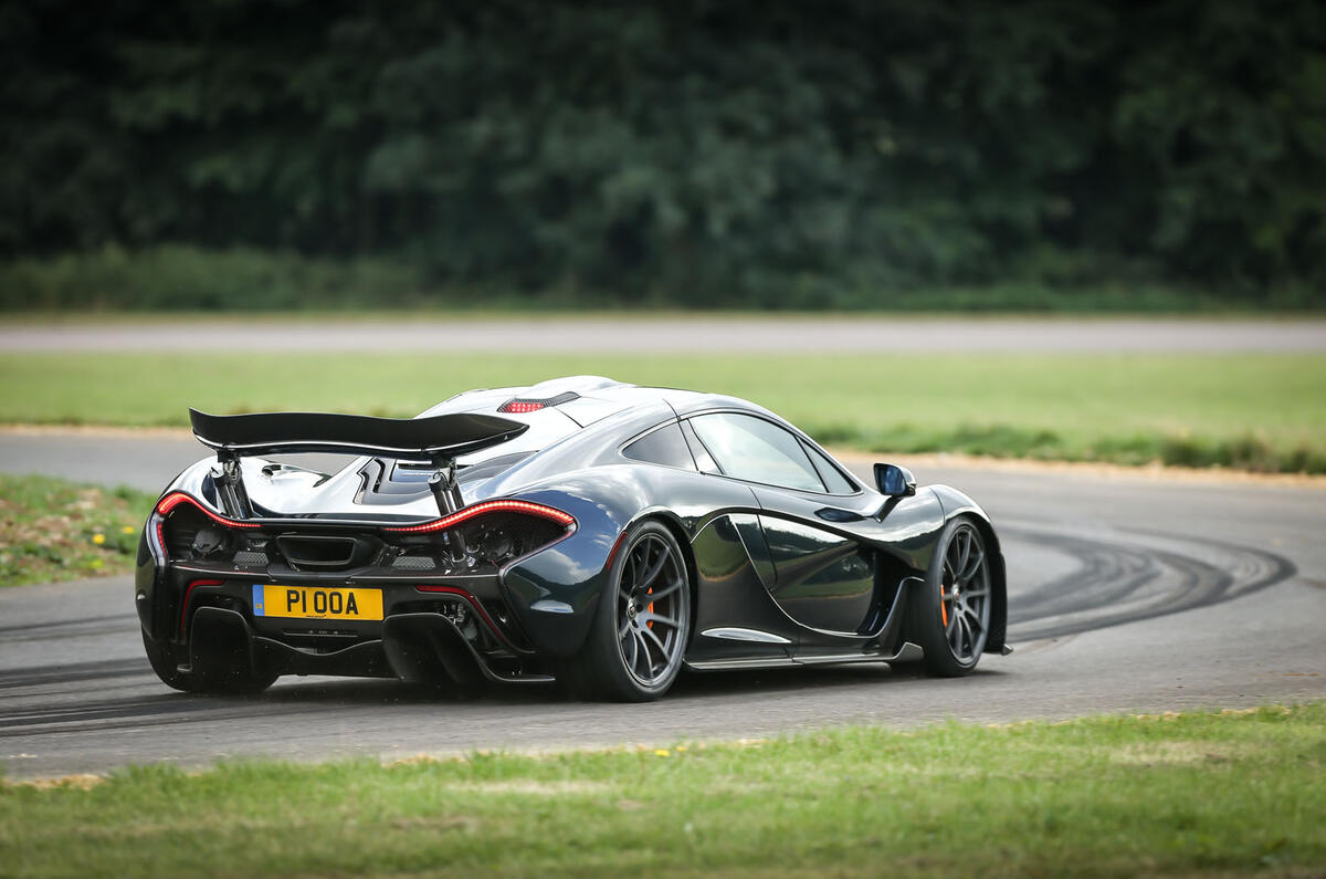 Comparison: Porsche 918 Spyder versus McLaren P1