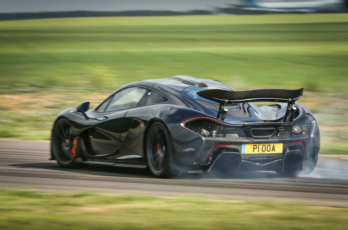 Comparison: Porsche 918 Spyder versus McLaren P1