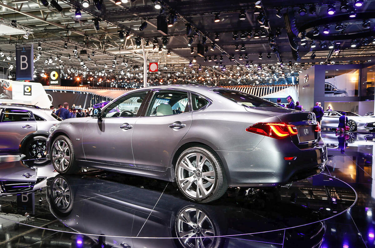 Revised Infiniti Q70 shown in Paris