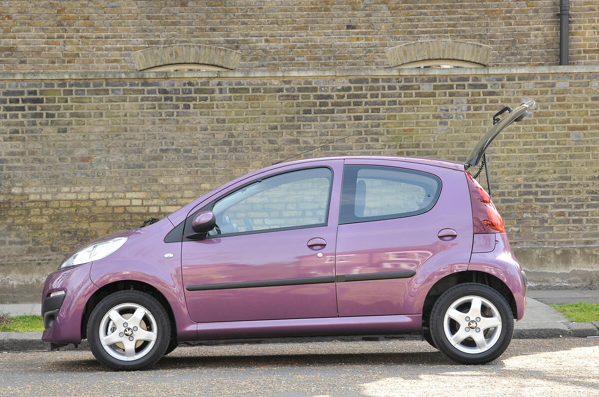 2.5 star Peugeot 107