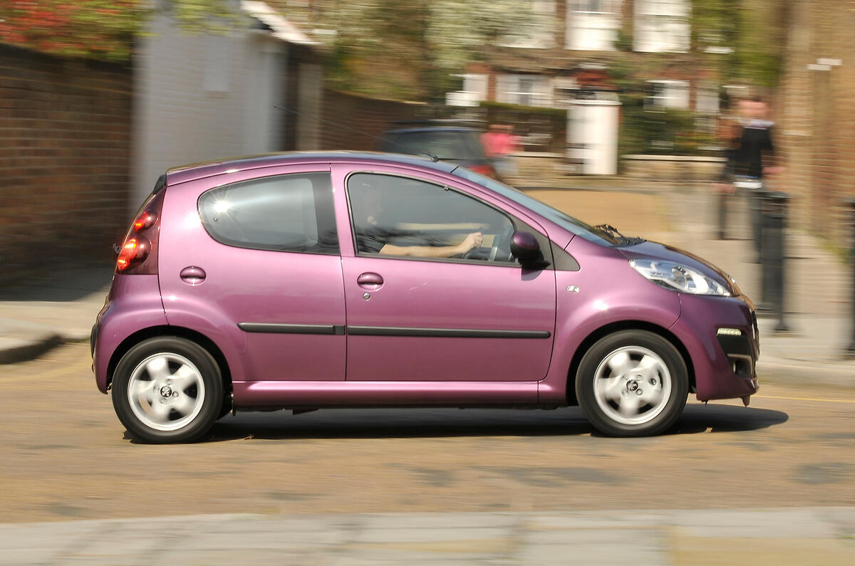 Peugeot 107 side profile