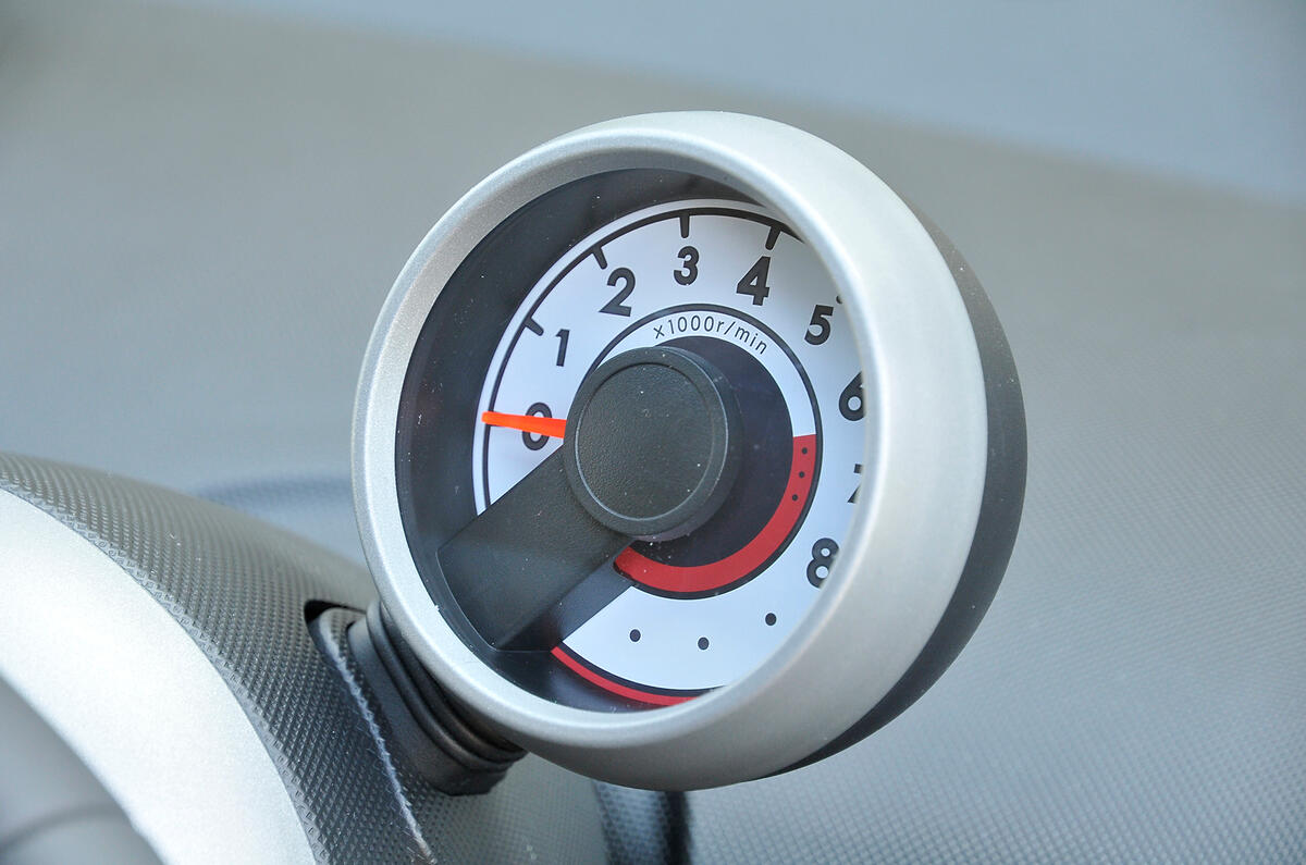 Peugeot 107 rev counter