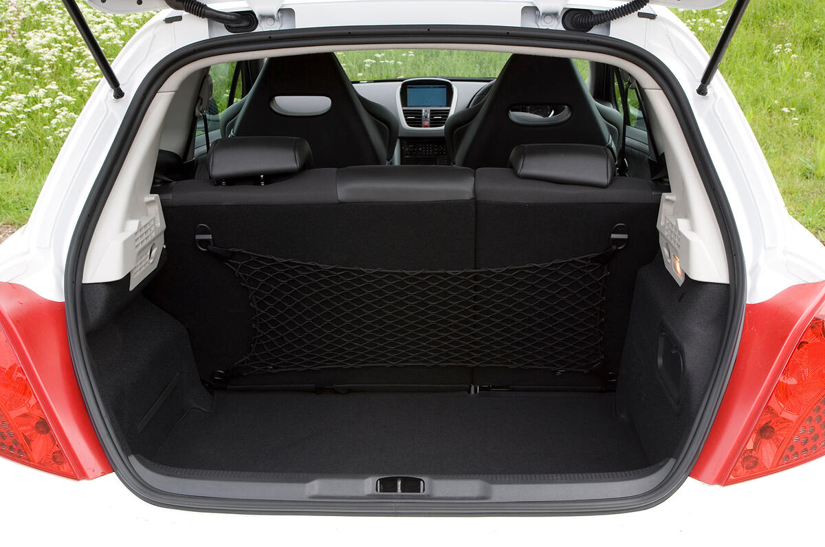 Peugeot 207 boot space