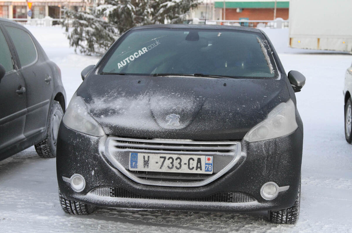 no title Spy pictures: Peugeot 208 GTI