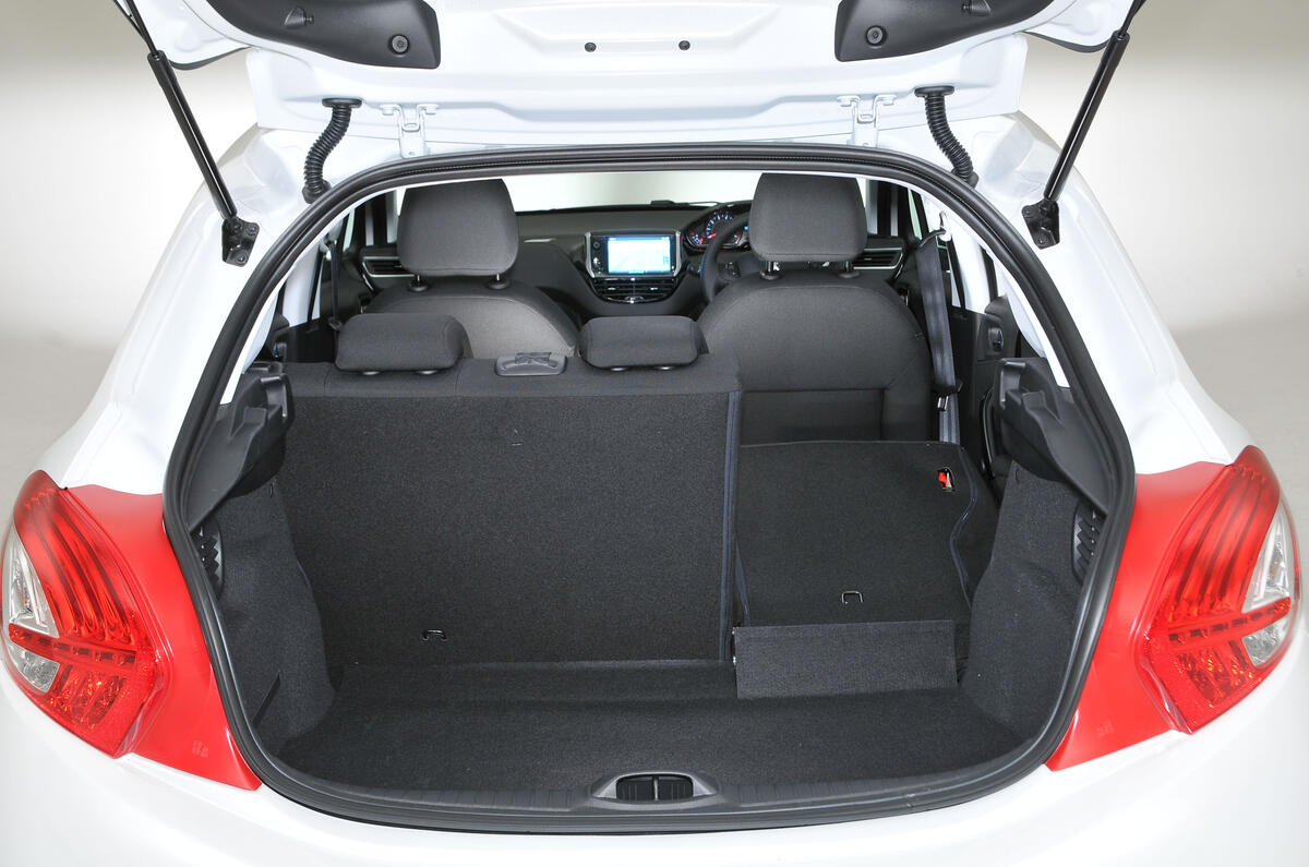 Peugeot 208 boot space