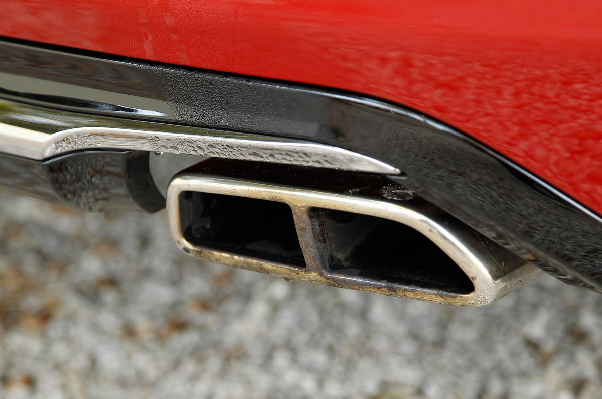 Peugeot 208 GTi twin exhaust