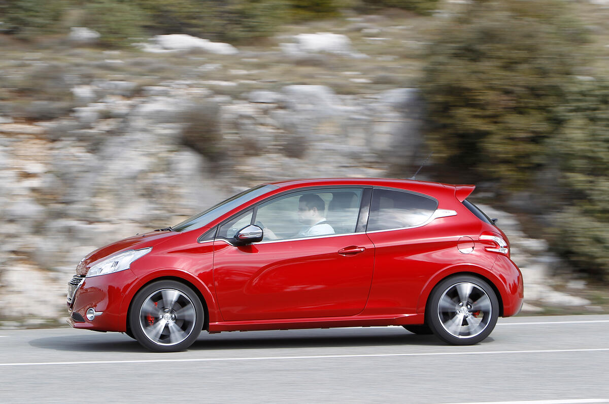 Peugeot 208 GTi side profile