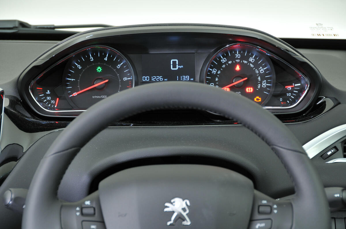 Peugeot 208 instrument cluster