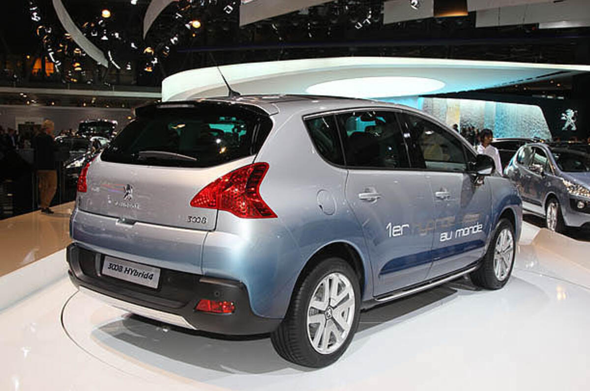 Paris show: Peugeot 3008 diesel hybrid