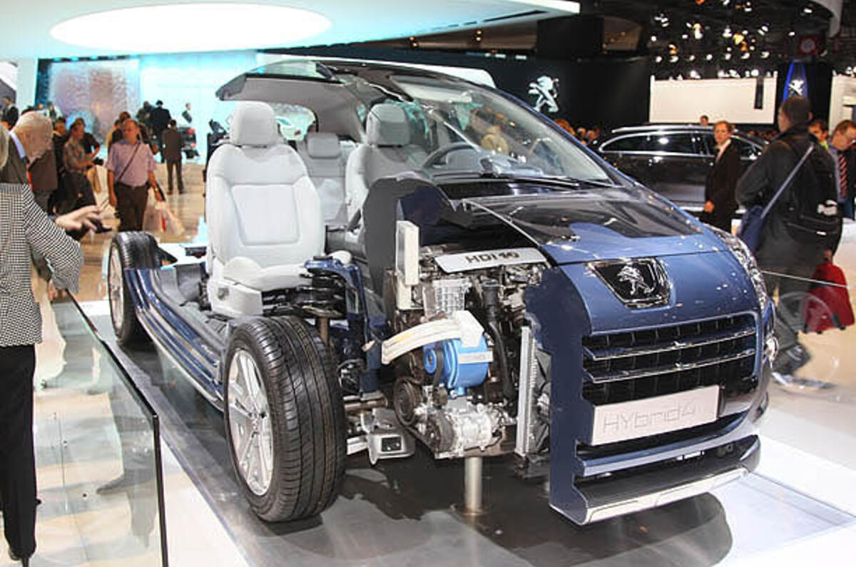 Paris show: Peugeot 3008 diesel hybrid
