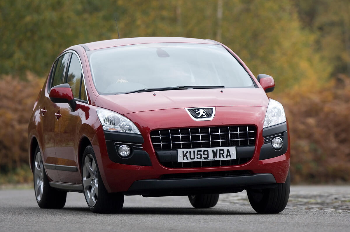 Peugeot 3008 cornering