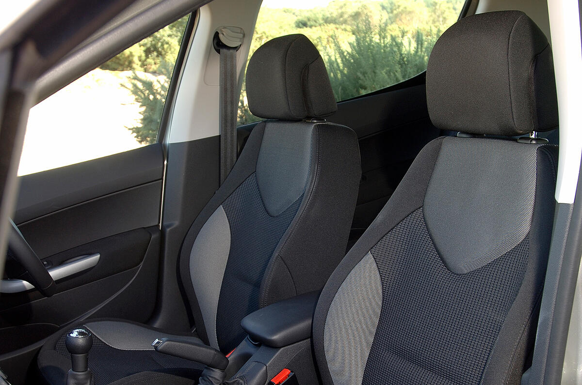 Peugeot 308 2007-2013 interior | Autocar Peugeot 308 2007-2013 interior | Autocar