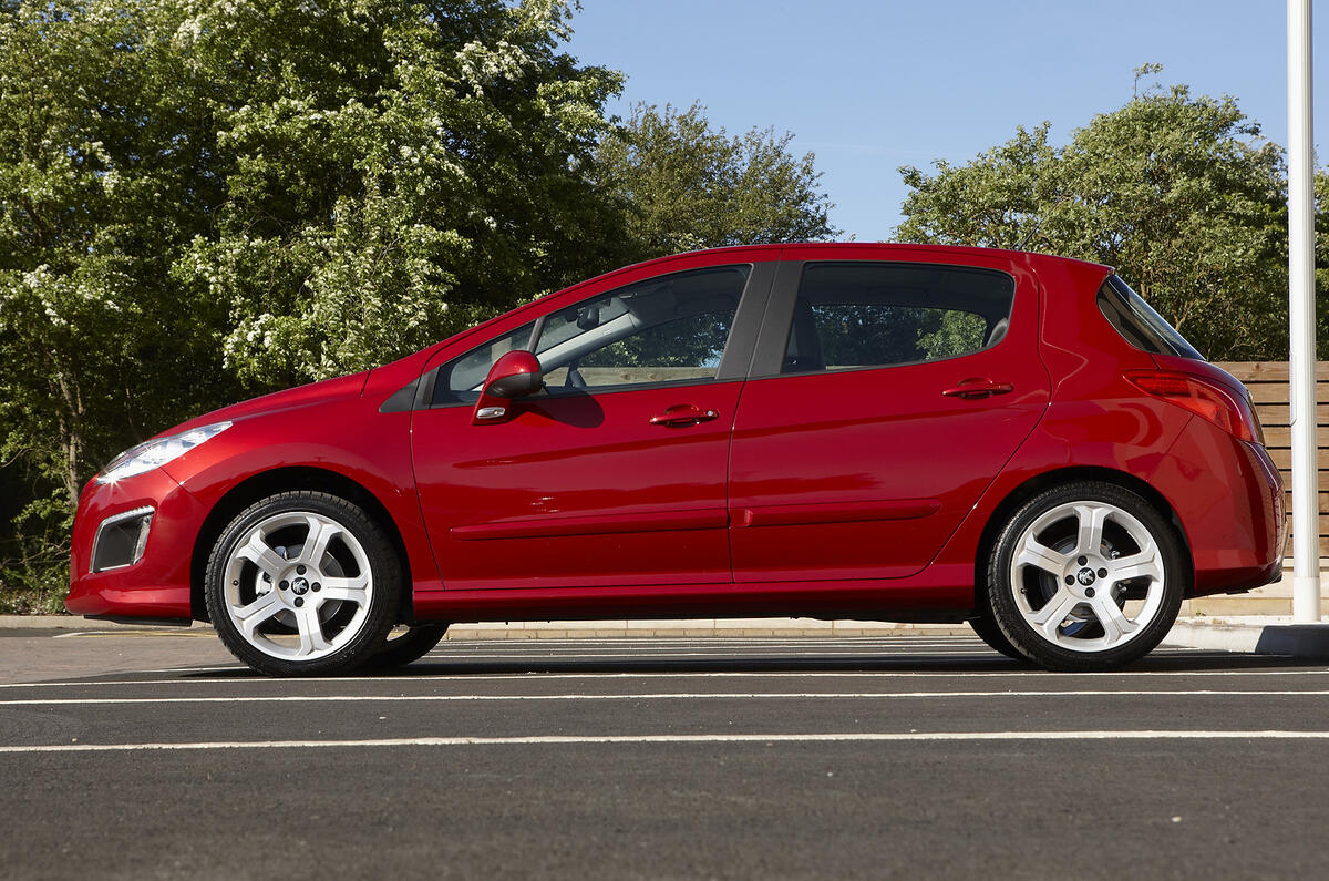 Peugeot 308 side profile