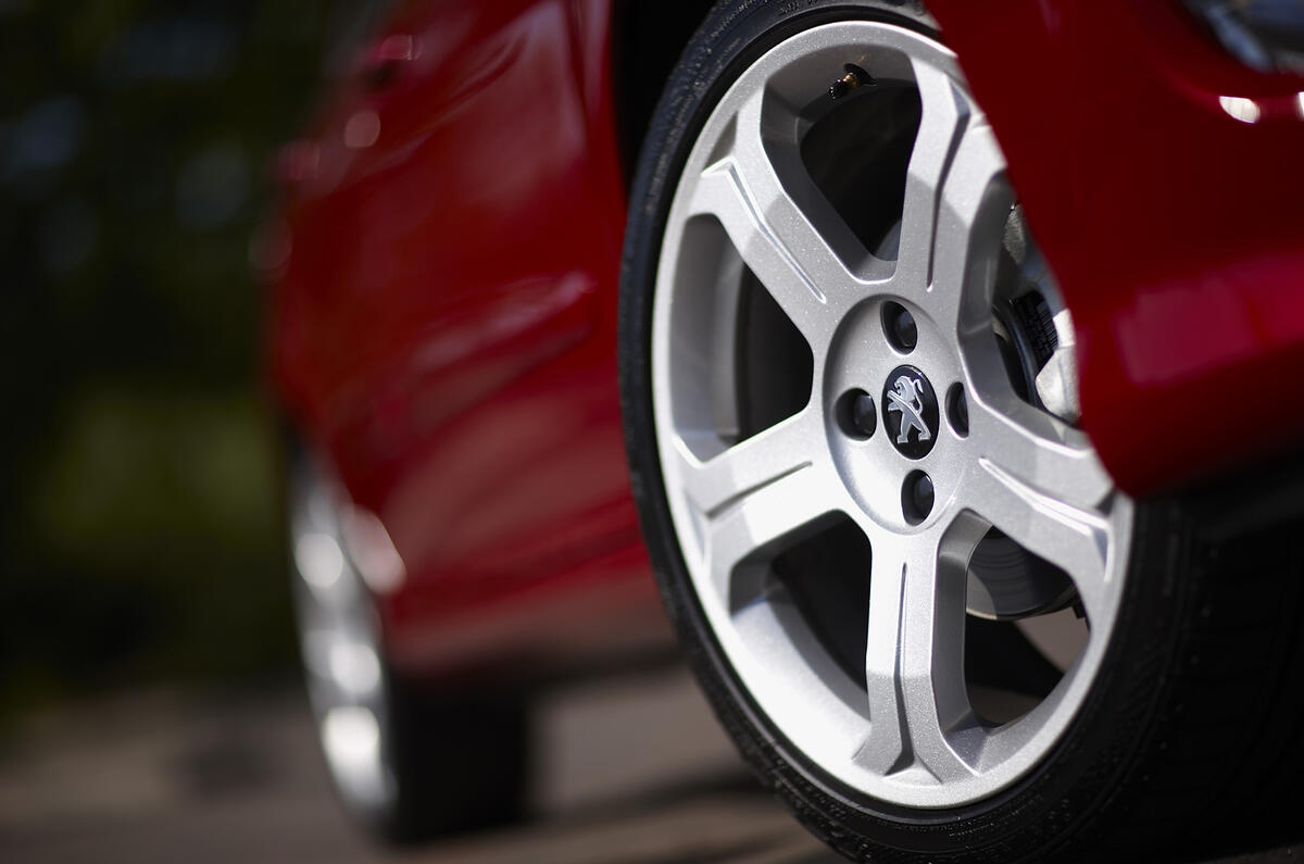 Peugeot 308 alloy wheels