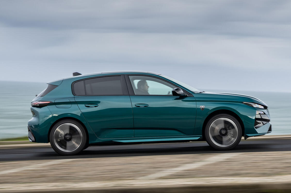 Peugeot 308 GT Electric review 2025 001