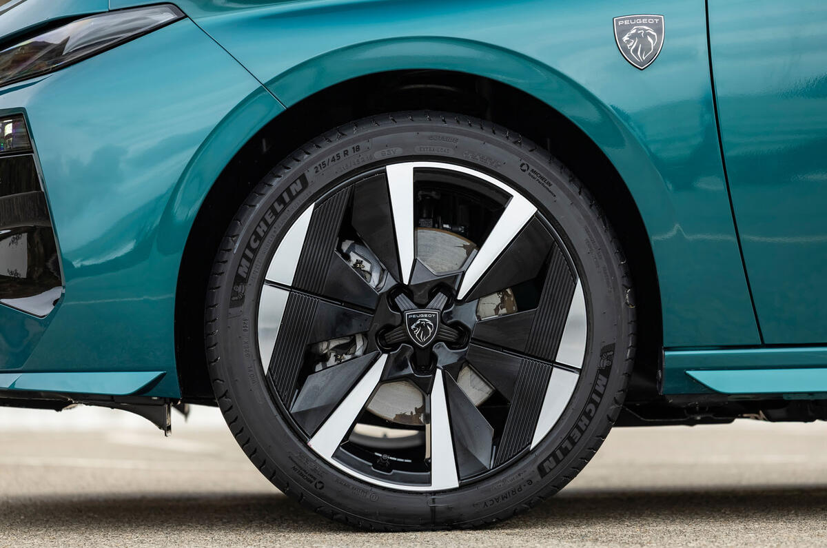 Peugeot 308 GT Electric review 2025 006