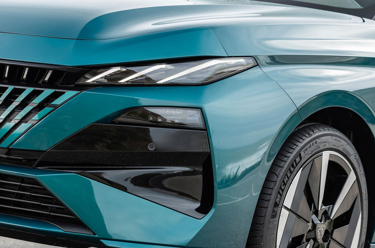 Peugeot 308 GT Electric review 2025 007