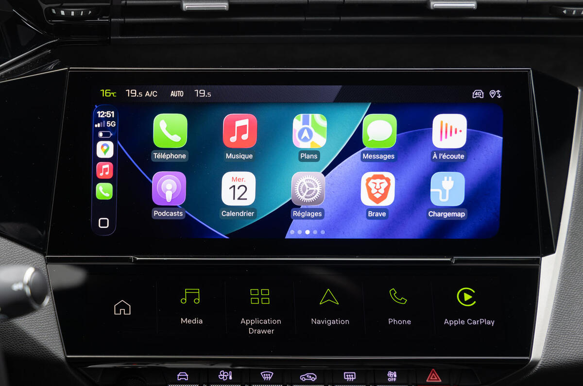 Peugeot 308 GT Electric review 2025 013