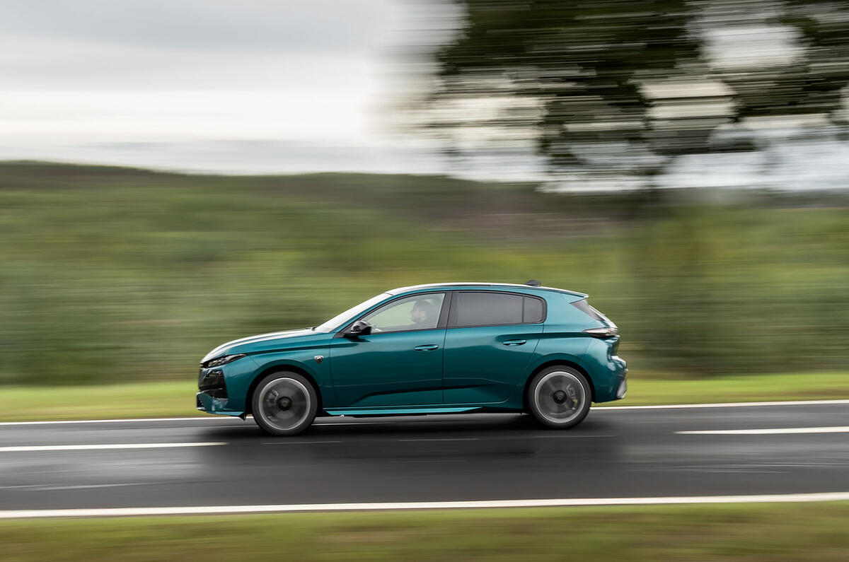 Peugeot 308 GT Electric review 2025 019