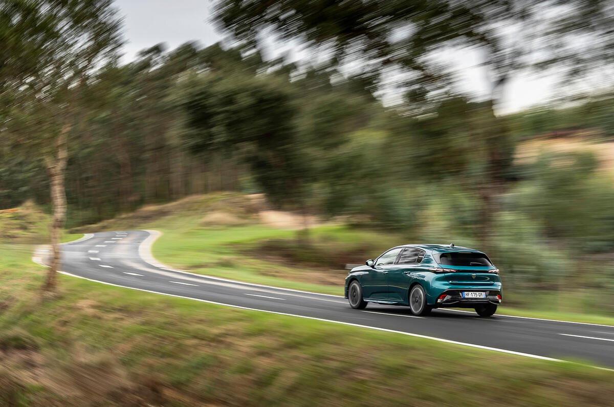 Peugeot 308 GT Electric review 2025 020