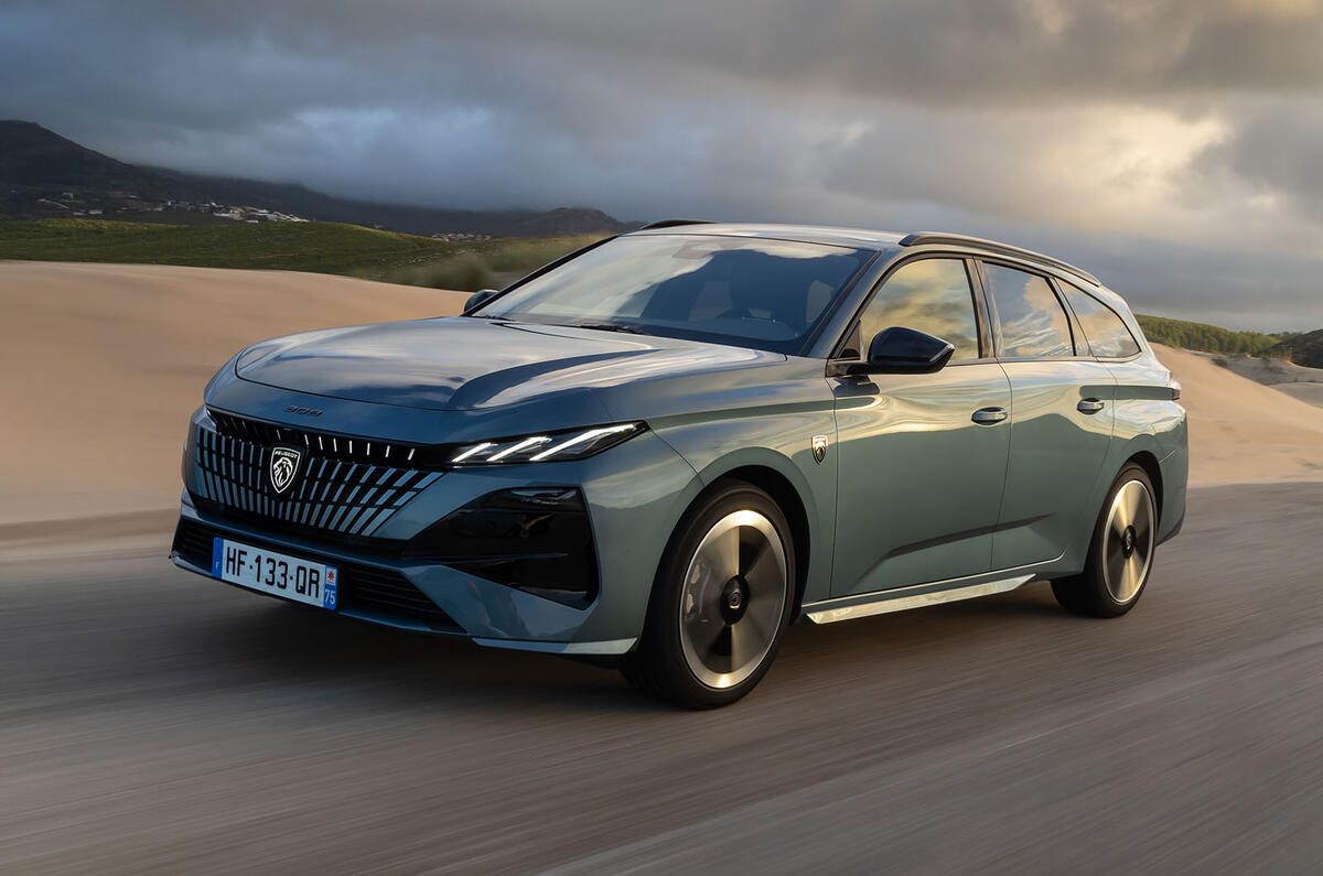 Peugeot 308 GT Electric SW review 2025 027