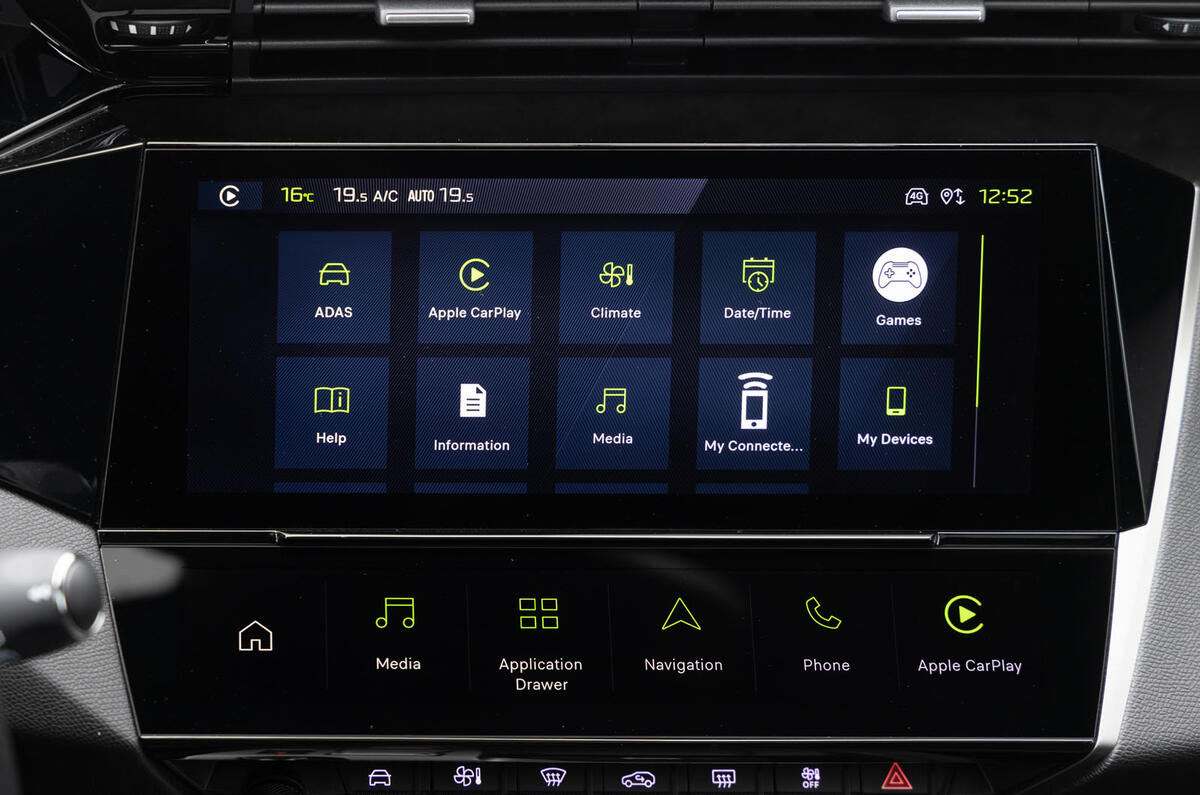 Peugeot 308 GT Hybrid review 2025 042