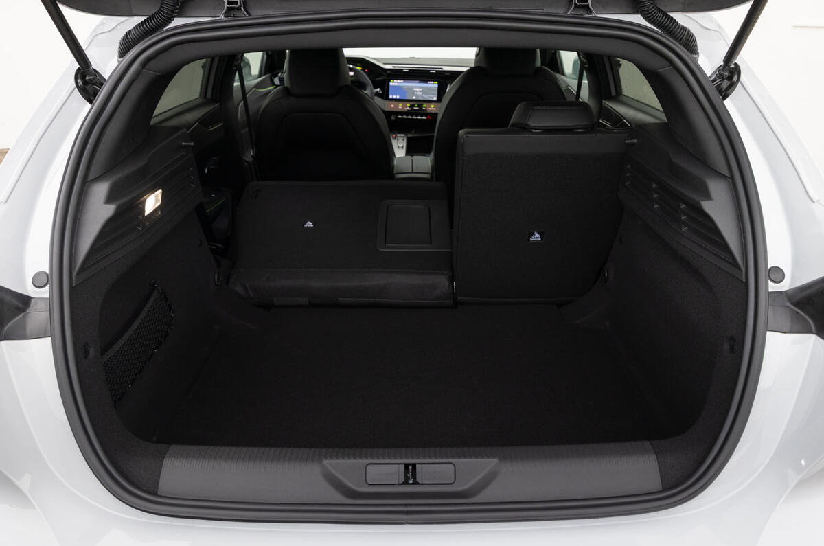 Peugeot 308 GT Hybrid review 2025 046