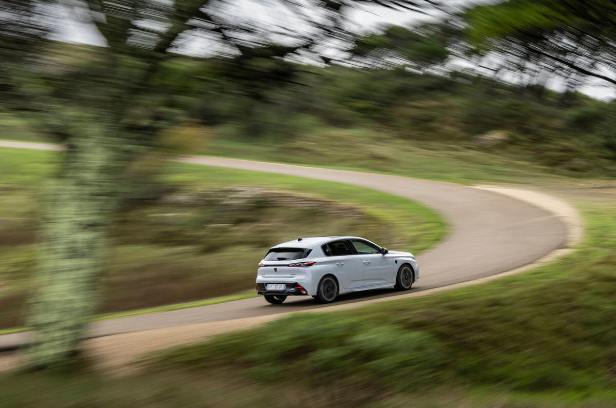 Peugeot 308 GT Hybrid review 2025 047