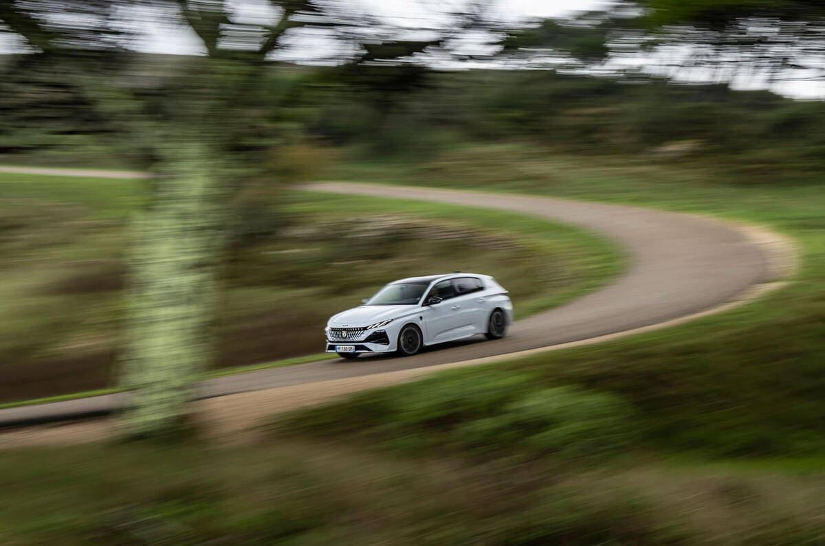 Peugeot 308 GT Hybrid review 2025 048