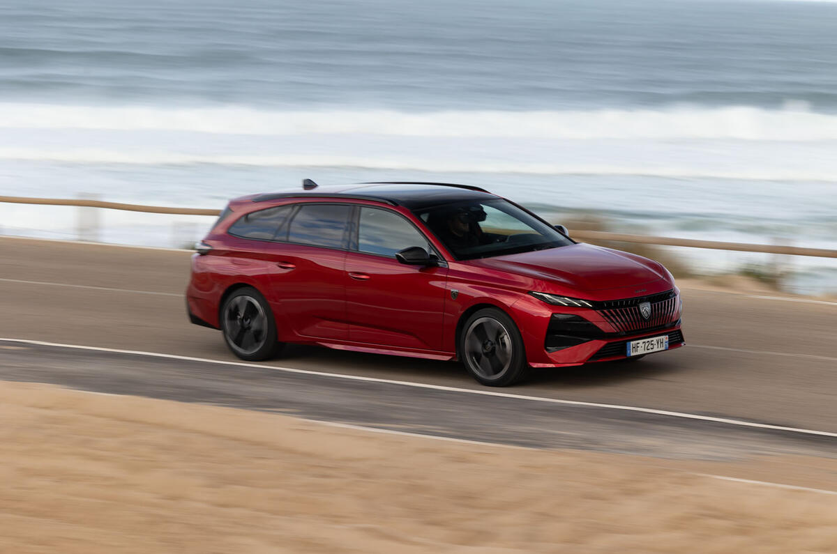 Peugeot 308 GT SW PHEV review 2025 056