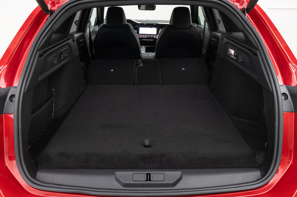 Peugeot 308 GT SW PHEV review 2025 058