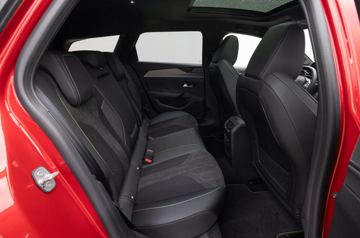 Peugeot 308 GT SW PHEV review 2025 060